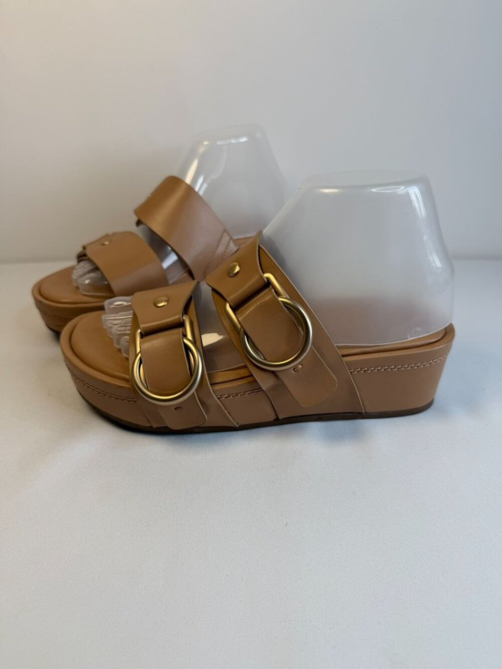 Michael Shannon Santorini Sandals Women Size 6 Beige Gold Platform Heel Shoes